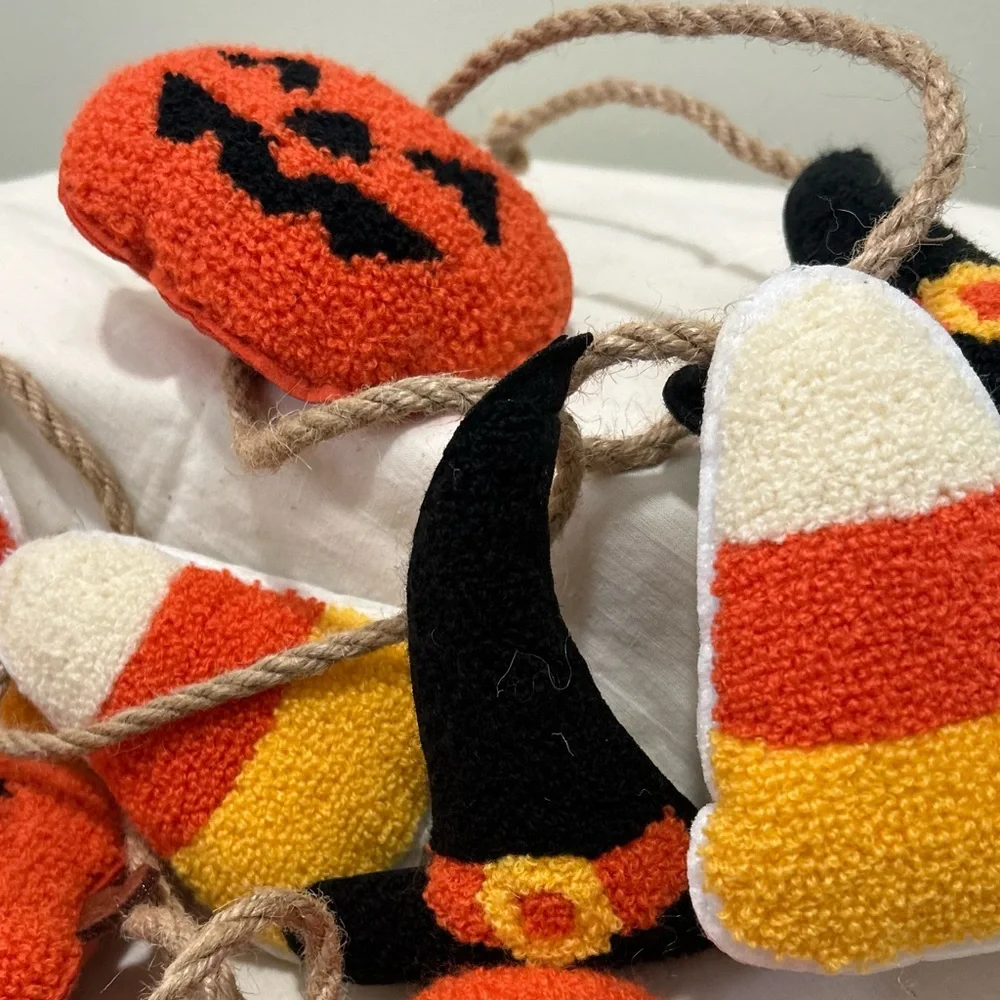 Halloween Garland Candy Corn Pumpkins Witch Hats Jack-o'-Lantern Plush Ornaments